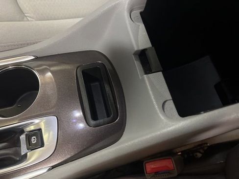 Used 2024 Chevrolet Malibu LT image 23