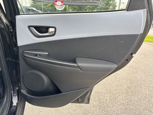 Used 2020 Hyundai Kona Limited AWD/4WD image 16