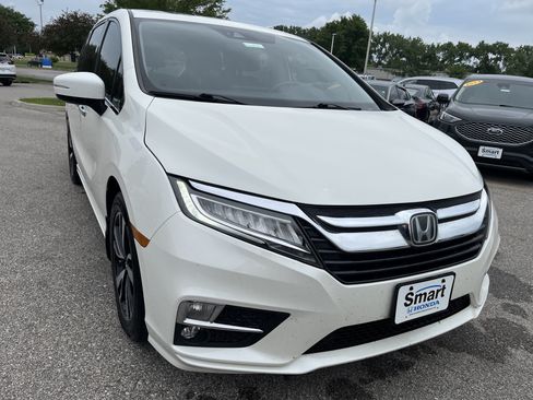 Used 2018 Honda Odyssey Elite image 3