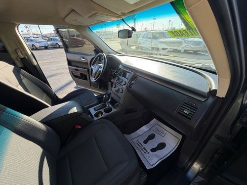 Used 2017 Ford Flex SE FWD image 25