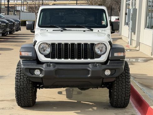 Used 2025 Jeep Wrangler Sport image 3
