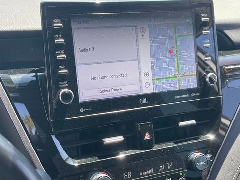 Used 2022 Toyota Camry XSE w/ Navigation Package image 9