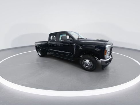 Used 2025 Ford F350 XL image 2