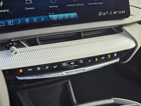 New 2026 Cadillac Optiq Luxury 2 image 34