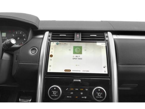 Used 2024 Land Rover Discovery Dynamic SE image 13