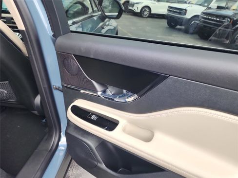 New 2026 Lincoln Corsair Premiere image 20