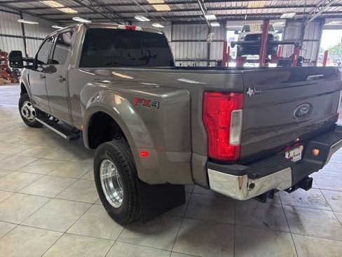 Used 2018 Ford F350 Lariat AWD/4WD image 13