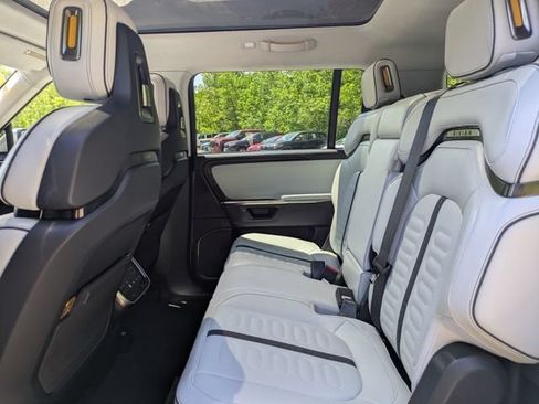 Used 2025 Rivian R1S Adventure AWD/4WD image 17