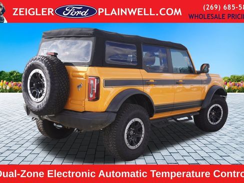 Used 2022 Ford Bronco Badlands image 5