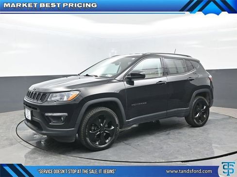 Used 2019 Jeep Compass Latitude AWD/4WD image 1