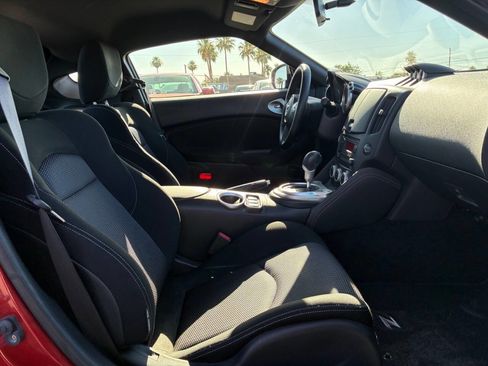 Used 2015 Nissan 370Z Coupe RWD image 19