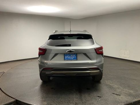 New 2026 Chevrolet Trax ACTIV w/ Sunroof Package FWD image 6