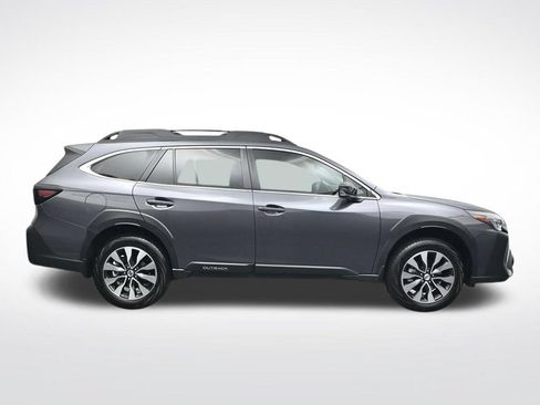Used 2025 Subaru Outback Limited AWD/4WD image 9