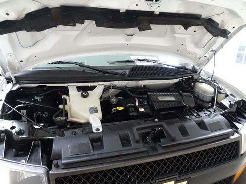 Used 2020 Chevrolet Express 2500 w/ Communications Package image 33