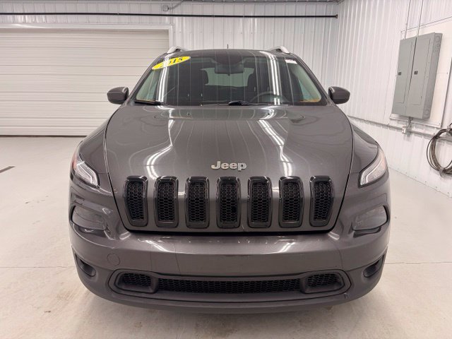 Used 2015 Jeep Cherokee Latitude w/ Cold Weather Group AWD/4WD image 2