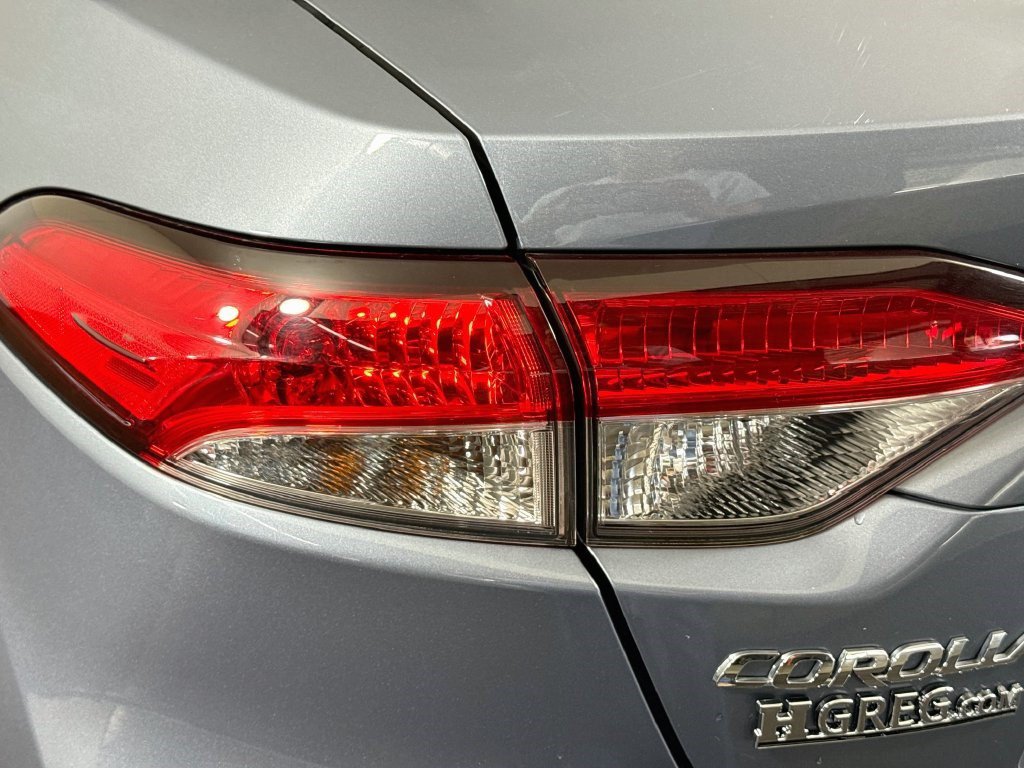 Used 2022 Toyota Corolla LE FWD image 34