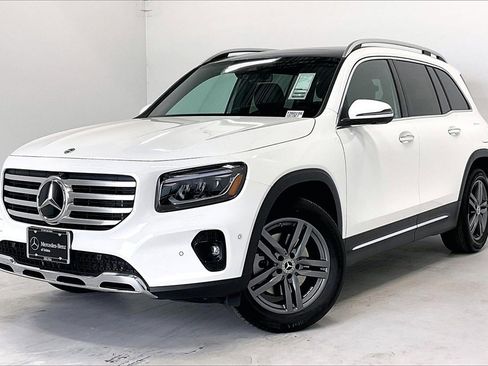 New 2026 Mercedes-Benz GLB 250 4MATIC image 2