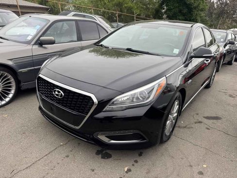 Used 2016 Hyundai Sonata SE image 2