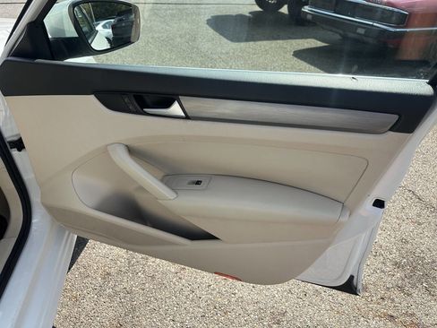 Used 2014 Volkswagen Passat TDI SE image 22