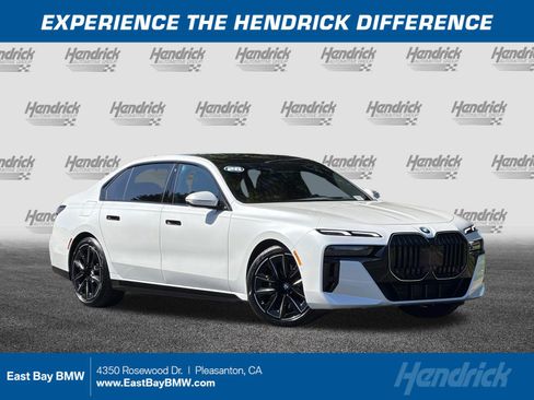 Used 2026 BMW 740i RWD image 1