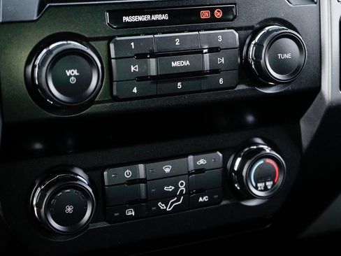 Used 2020 Ford F250 XLT w/ FX4 Off-Road Package image 32