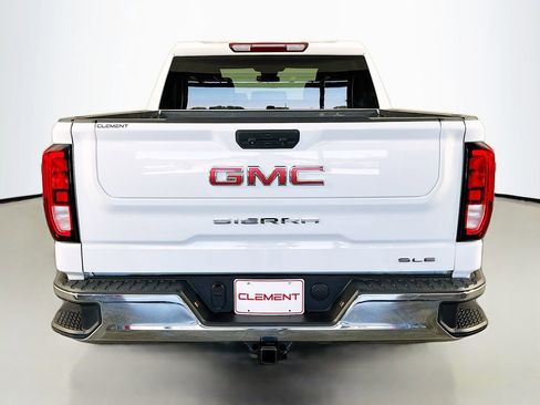 Used 2023 GMC Sierra 1500 SLE w/ Enhanced Capability Package AWD/4WD image 8