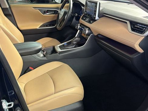 Used 2019 Toyota RAV4 Limited image 10