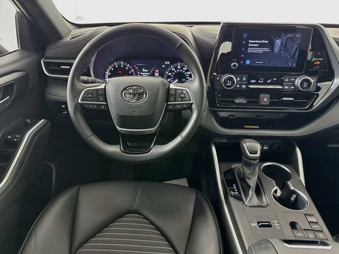 Used 2023 Toyota Highlander XSE FWD image 29