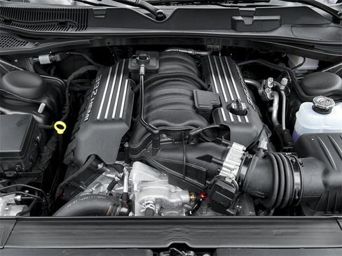 Used 2016 Dodge Challenger SRT w/ Technology Group image 13