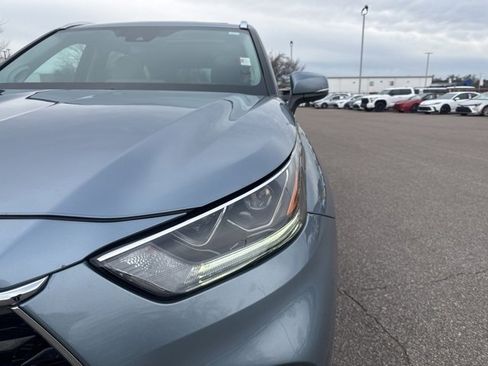 Used 2022 Toyota Highlander Platinum image 9