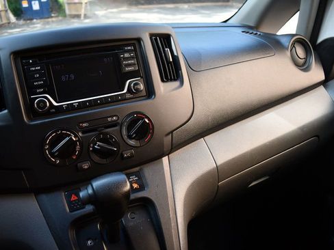 Used 2019 Nissan NV200 S w/ Back Door Glass Package image 16