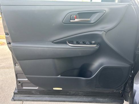 Used 2024 Toyota Crown image 12