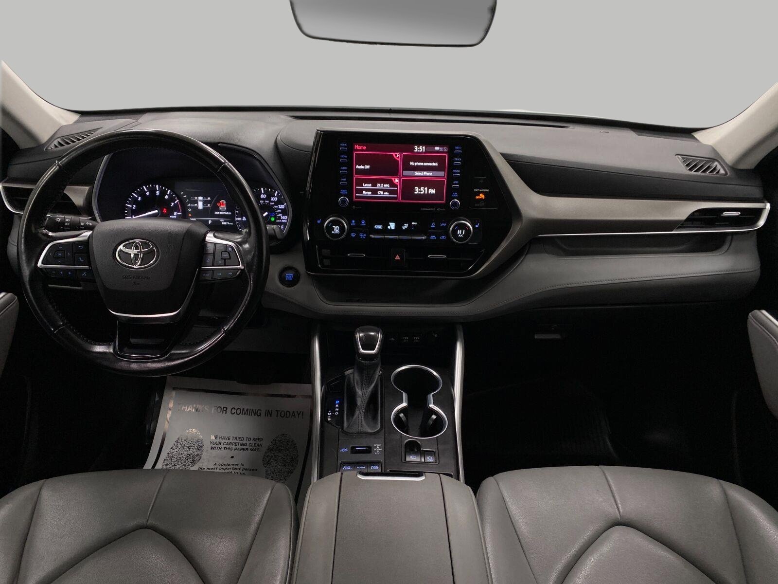 Used 2021 Toyota Highlander XLE AWD/4WD image 21