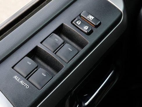 Used 2018 Toyota 4Runner SR5 Premium image 23