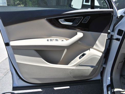 Used 2019 Audi Q7 3.0T Premium Plus w/ Premium Plus Package AWD/4WD image 13