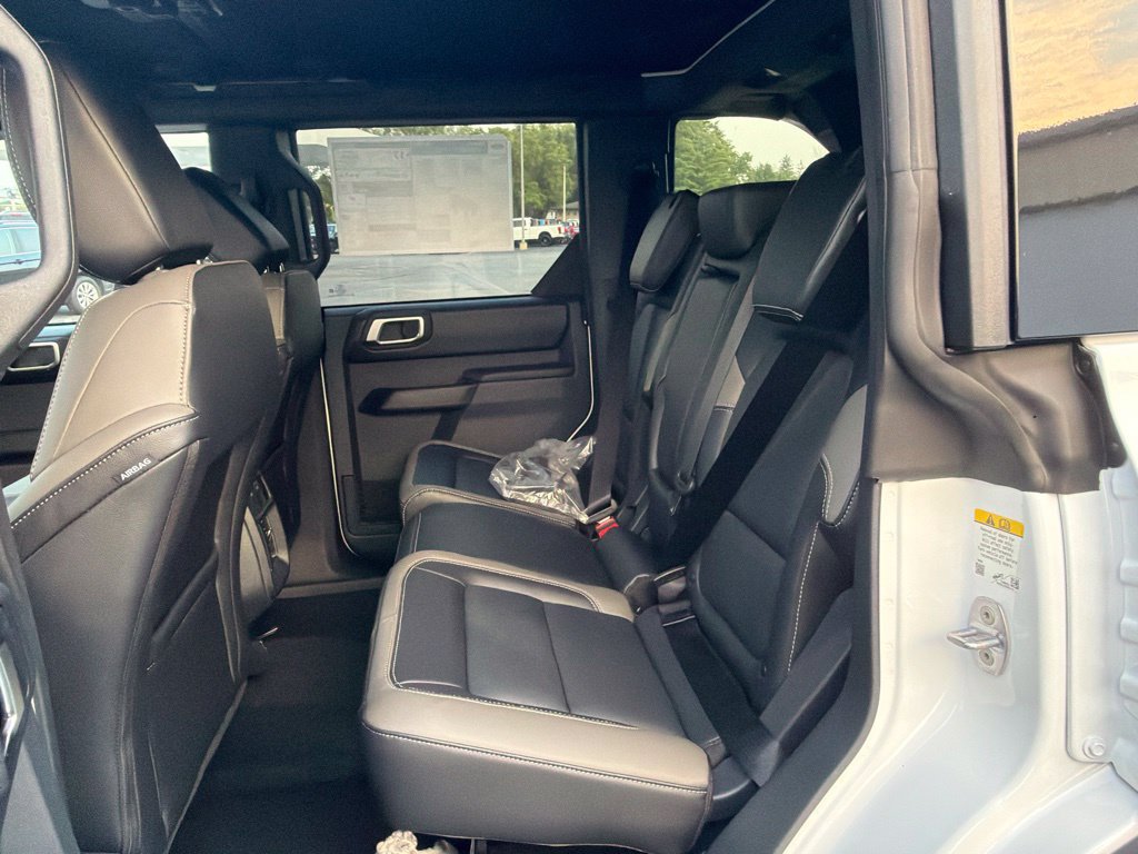 New 2026 Ford Bronco Outer Banks w/ Sasquatch Package AWD/4WD image 12