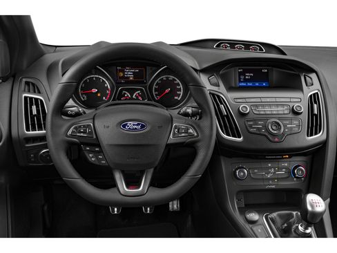 Used 2018 Ford Focus ST w/ Equipment Group 401A FWD image 7