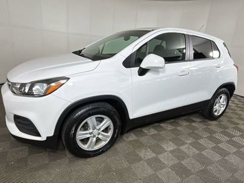 Used 2020 Chevrolet Trax LS w/ Tint and Cruise Package FWD image 7