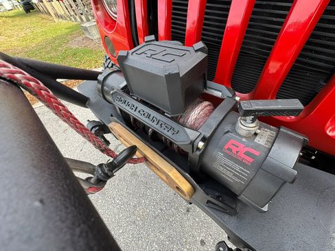 Used 2017 Jeep Wrangler Unlimited Sport image 17