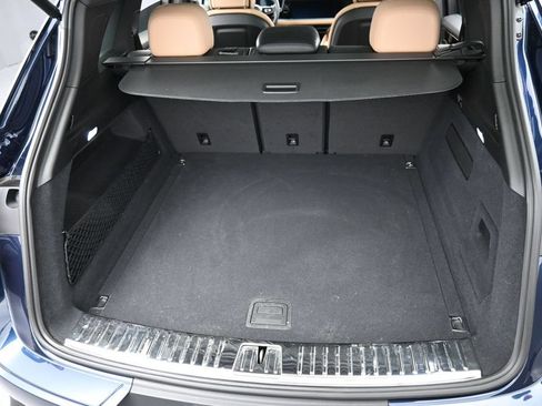 Certified 2025 Porsche Cayenne AWD/4WD image 31