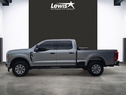 Used 2024 Ford F250 XLT w/ FX4 Off-Road Package AWD/4WD image 2