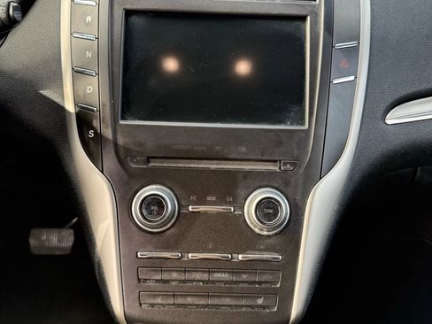 Used 2016 Lincoln MKC Premiere image 11