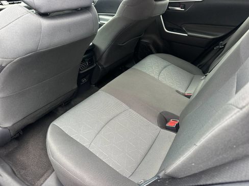 Used 2025 Toyota RAV4 XLE FWD image 11