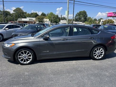 Used 2017 Ford Fusion S image 6
