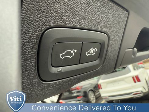 Certified 2023 Volvo XC60 B5 Plus w/ Climate Package image 25