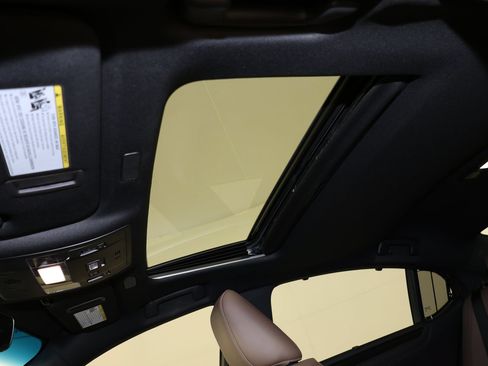 Used 2024 Lexus ES 300h Ultra Luxury w/ Accessory Package (Z2) FWD image 13