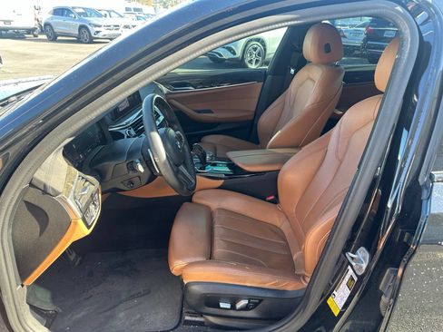 Used 2020 BMW 530i w/ M Sport Package RWD image 2