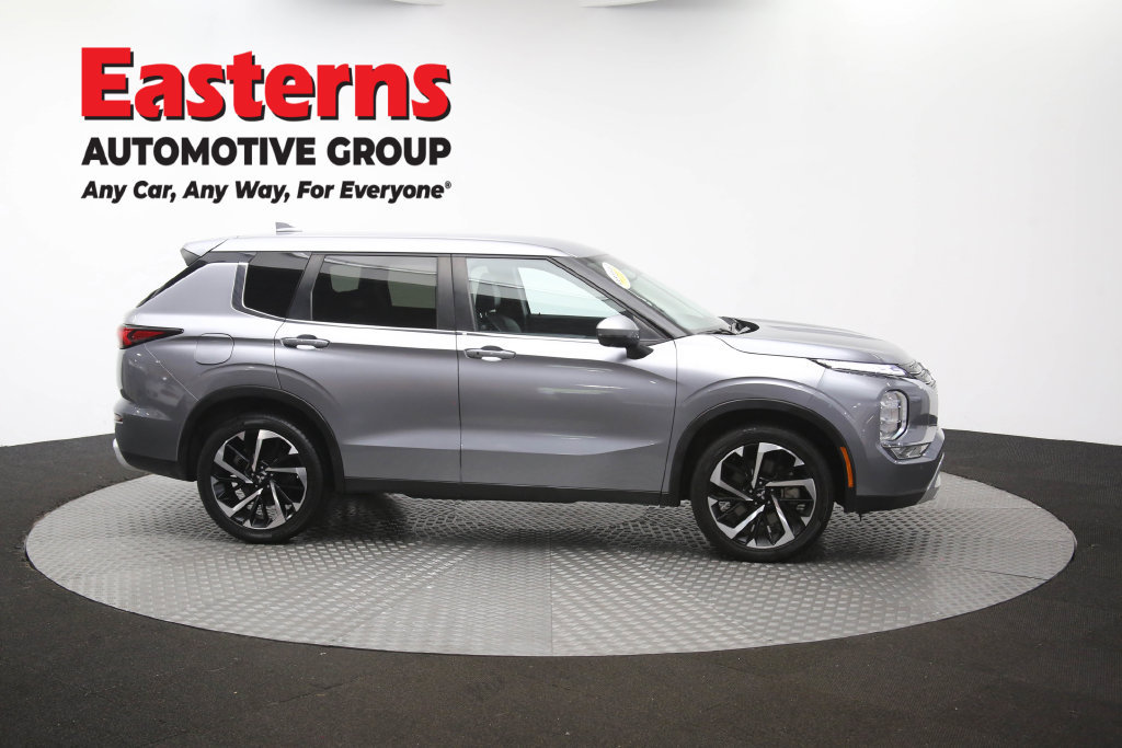 Used 2024 Mitsubishi Outlander SE FWD image 47
