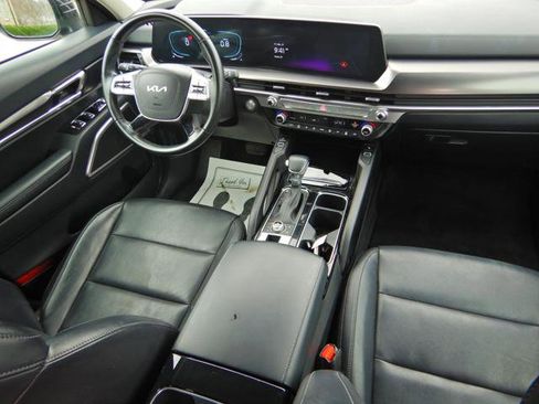 Used 2025 Kia Telluride S image 5