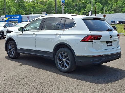 Used 2022 Volkswagen Tiguan SE FWD image 4